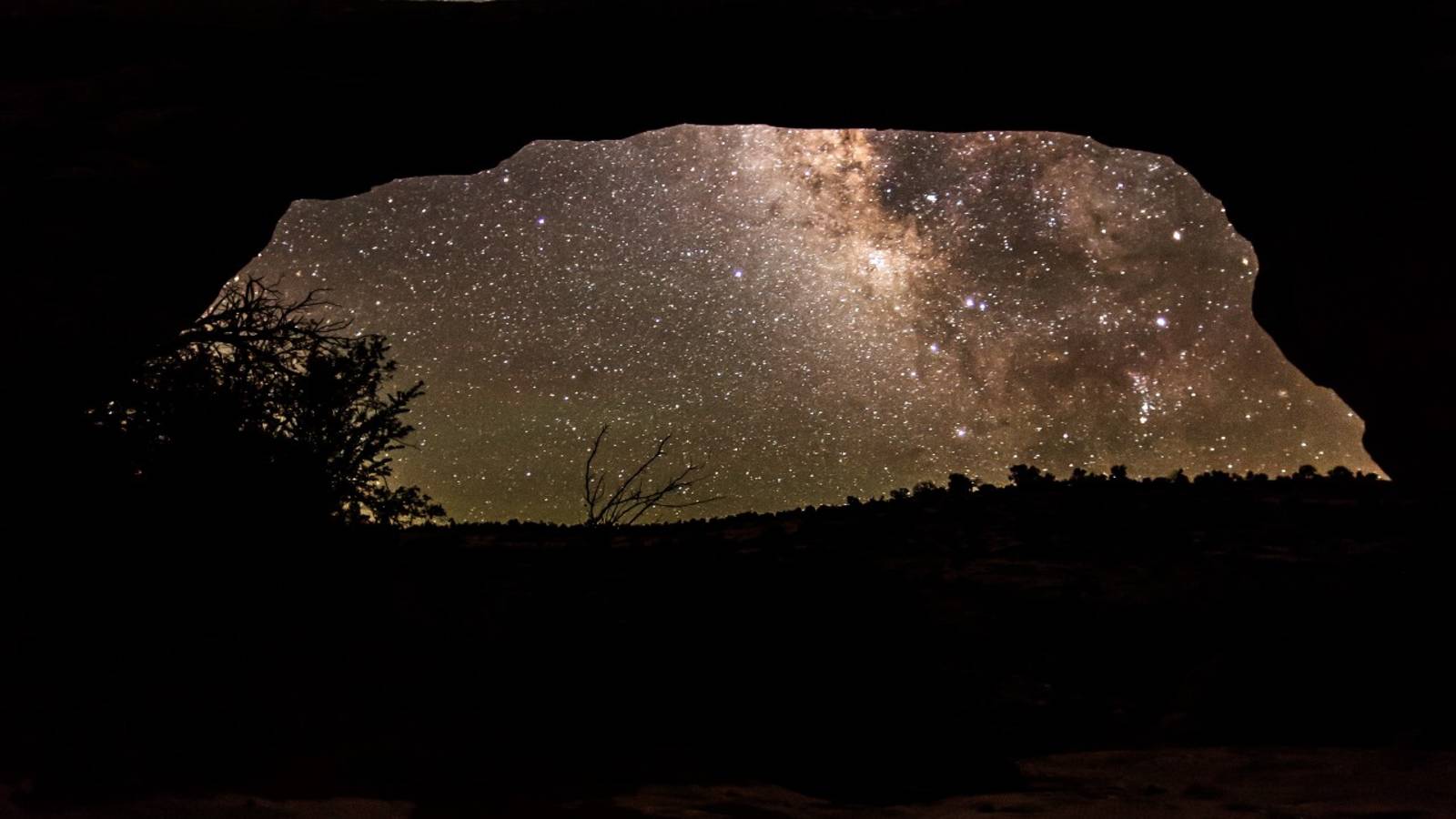 <p>Owachomo Bridge at Natural Bridges National Monument, Utah.</p>