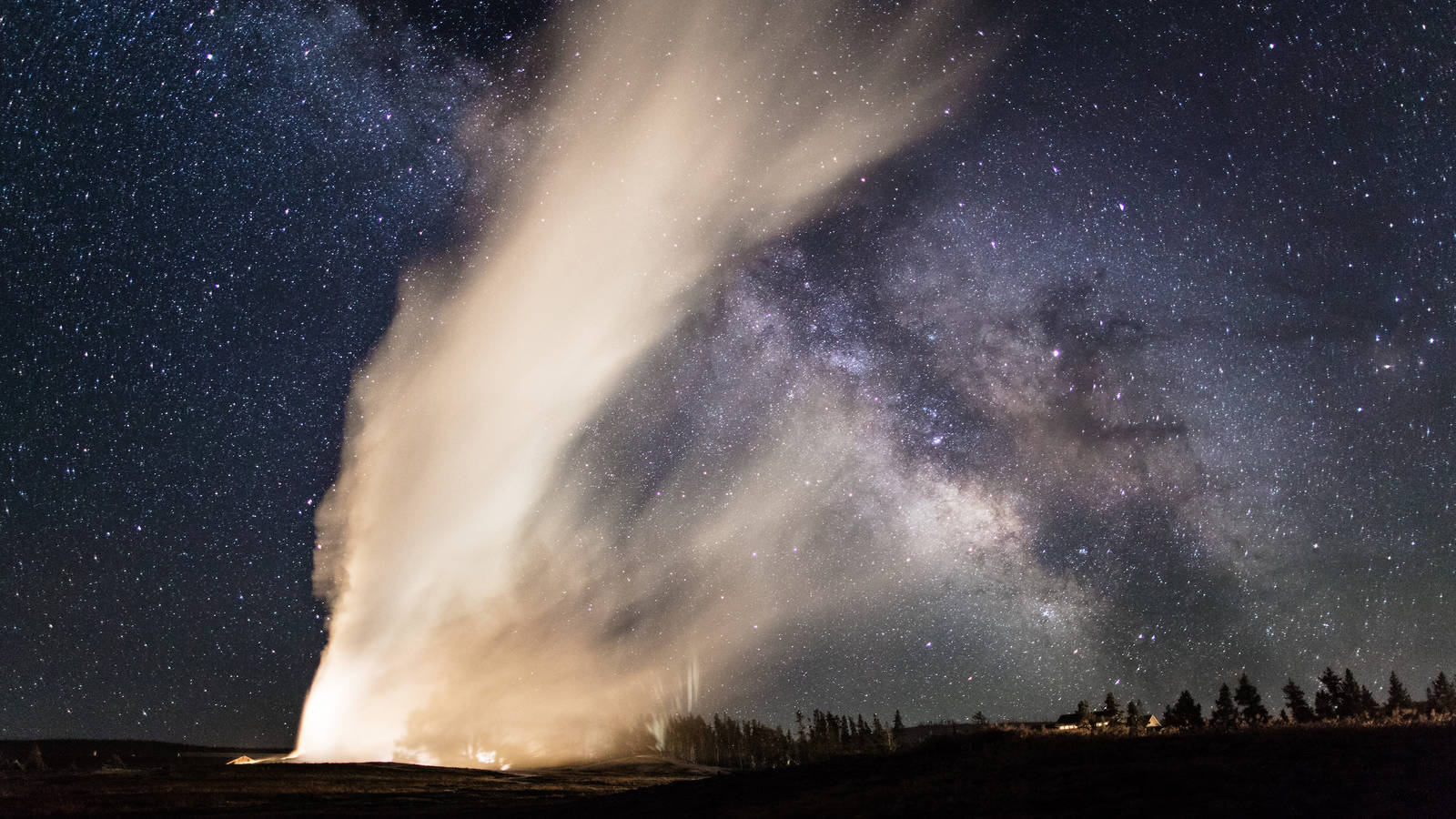 <p>Old Faithful, Yellowstone National Park, Wyoming.</p>