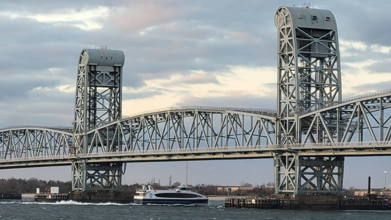 <p>Marine Parkway Bridge</p>
