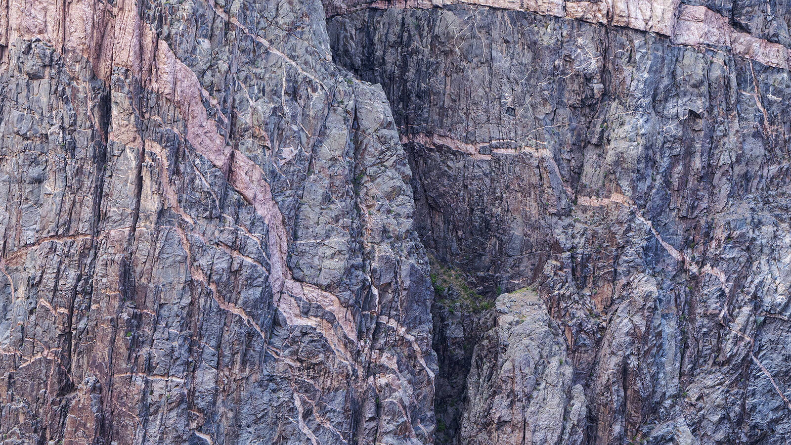 <p>From rim to river, the Painted Wall is 2,250 feet.</p>